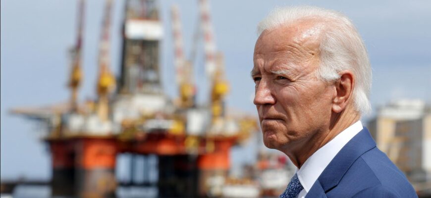 EU Moves to Ban Russian Oil by 2028 with U.S. Support