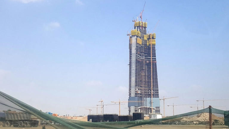Jeddah Tower: Breaking the Kilometer Barrier
