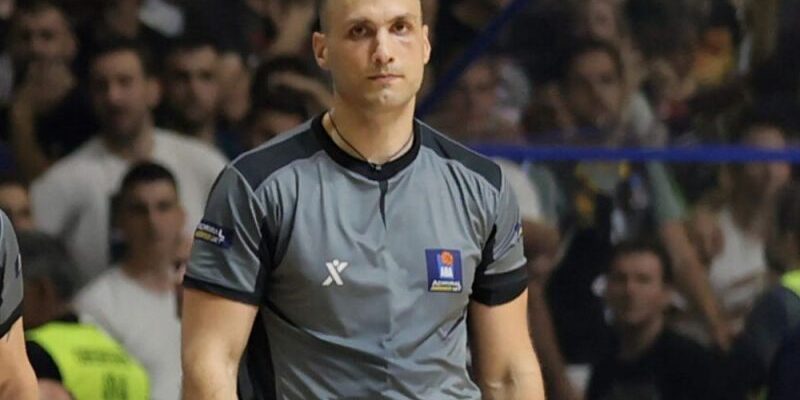 Serbian referee Uroš Nikolić